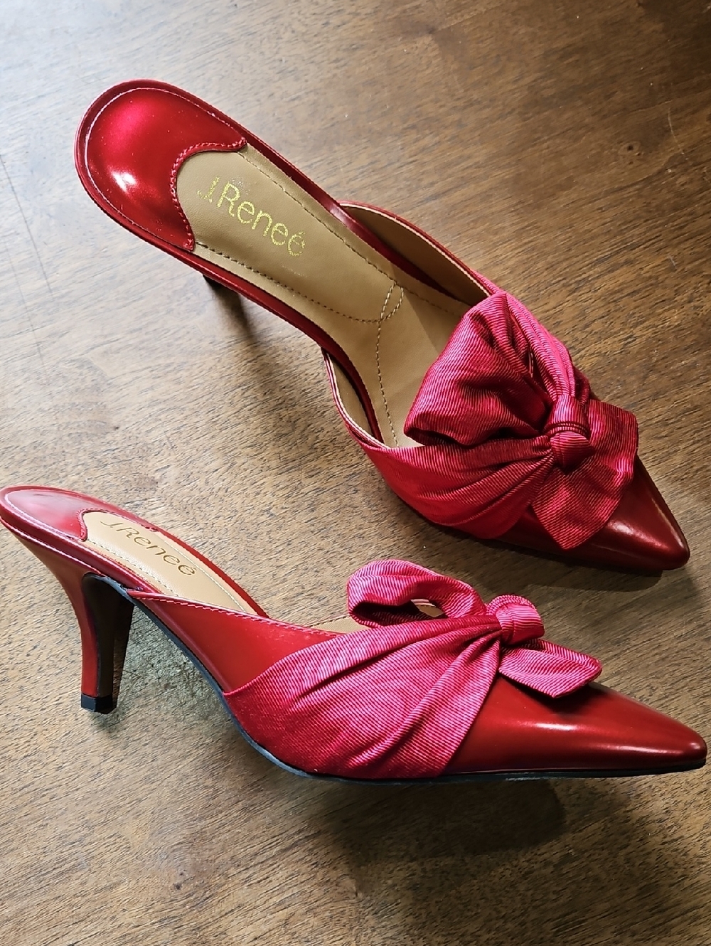 😍J.Renee Red Pointed-Toe Mule with Bow Accents